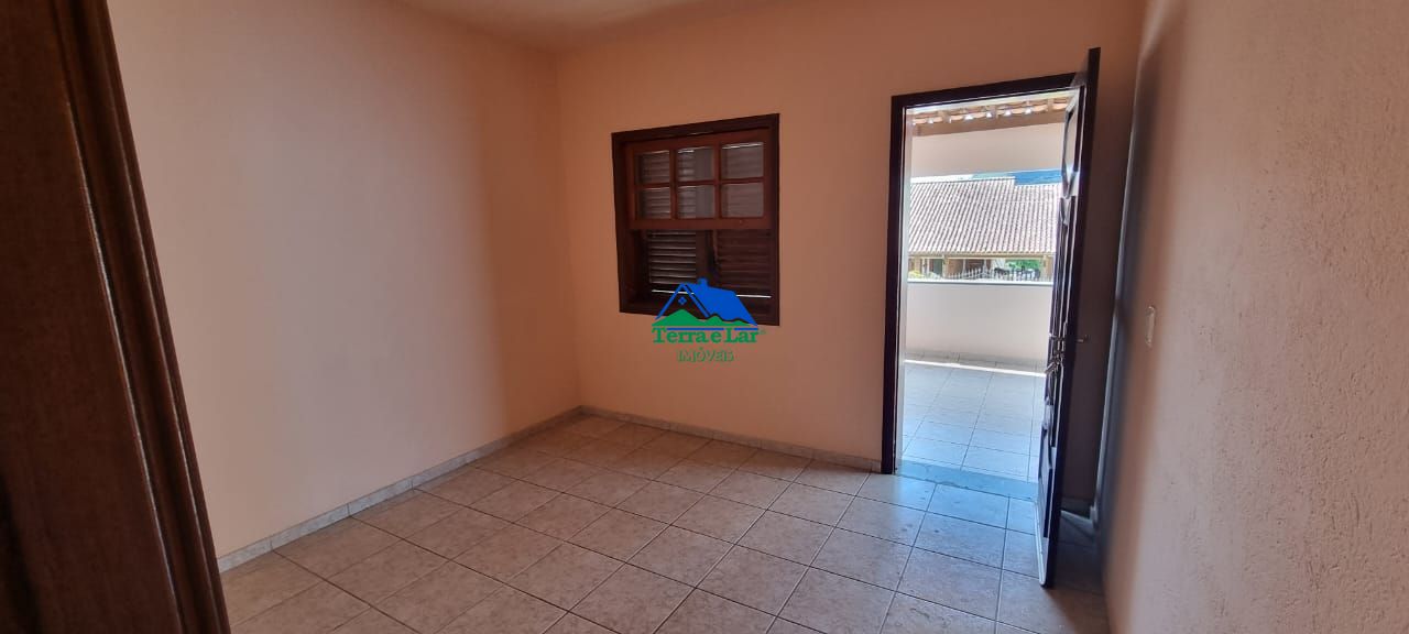 Casa à venda com 3 quartos, 360m² - Foto 3