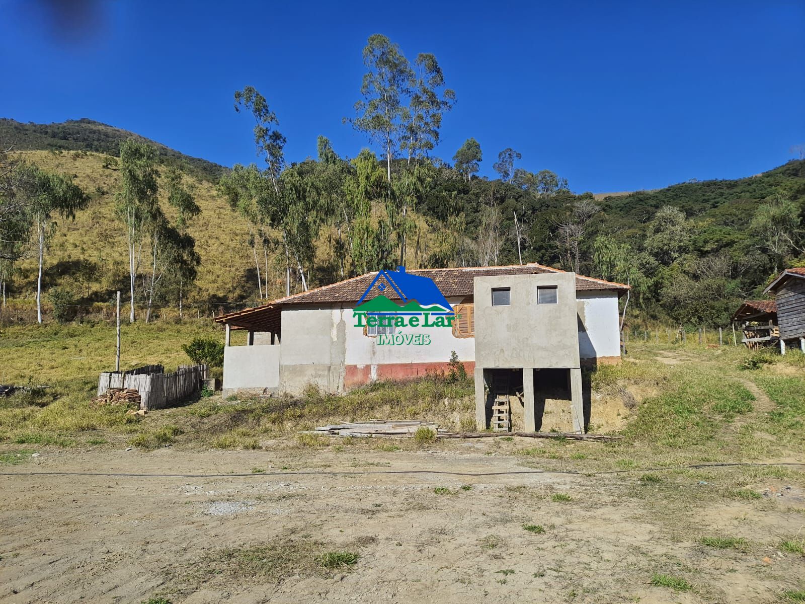 Fazenda/sítio/chácara/haras à venda  no Zona Rural - Carvalhos, MG. Imóveis
