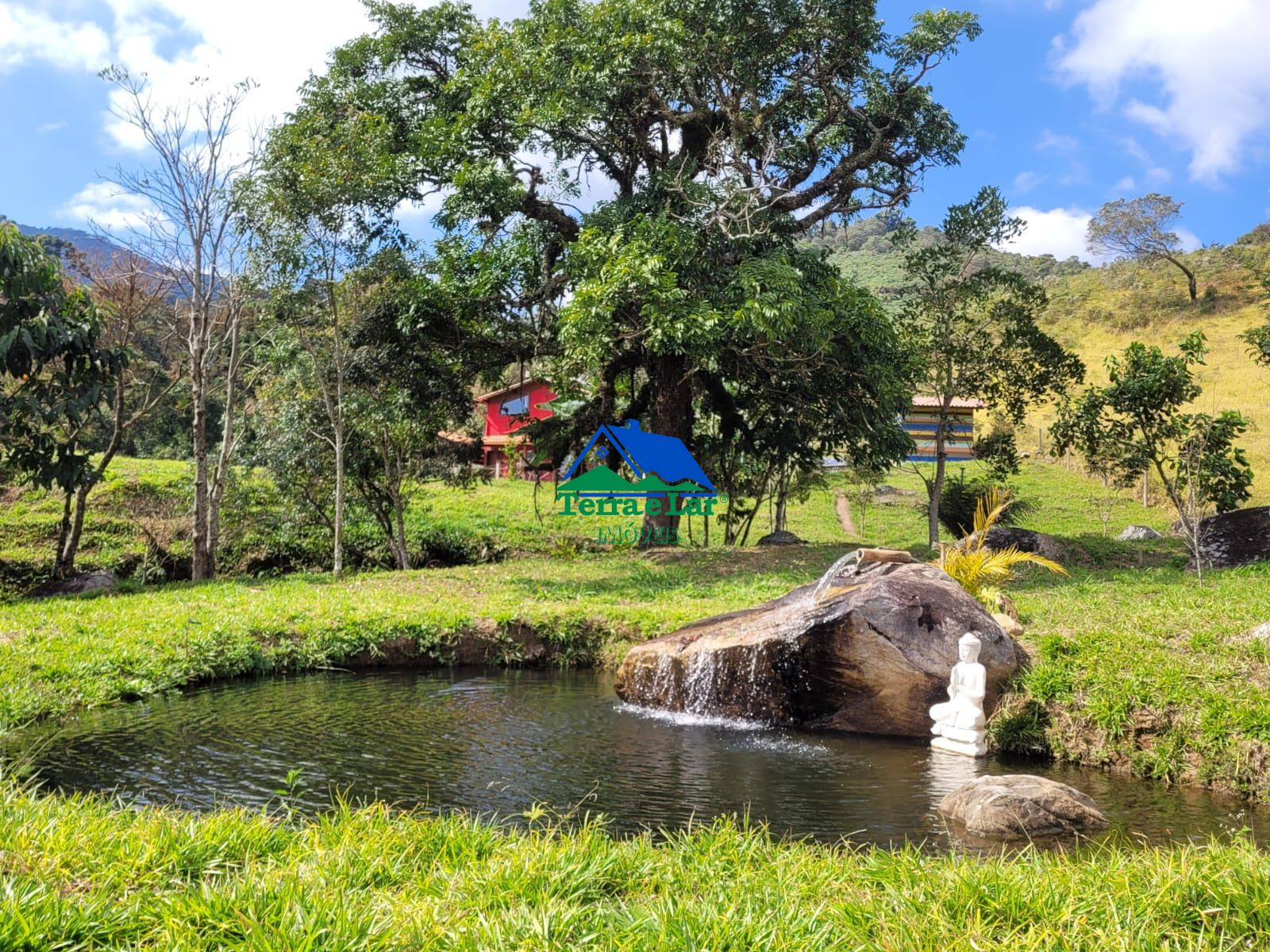 Fazenda à venda com 3 quartos, 219m² - Foto 1