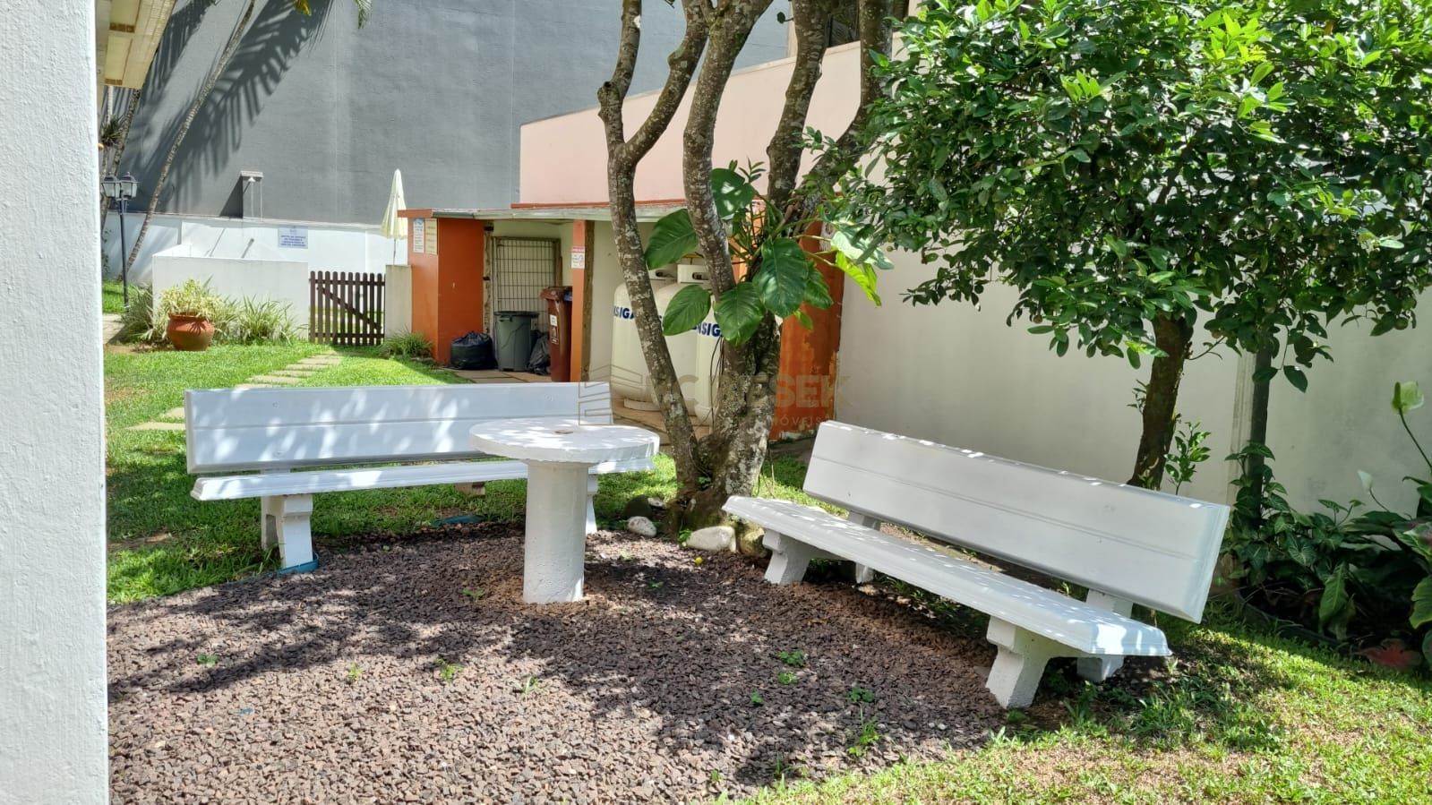 Apartamento à venda com 2 quartos, 70m² - Foto 20