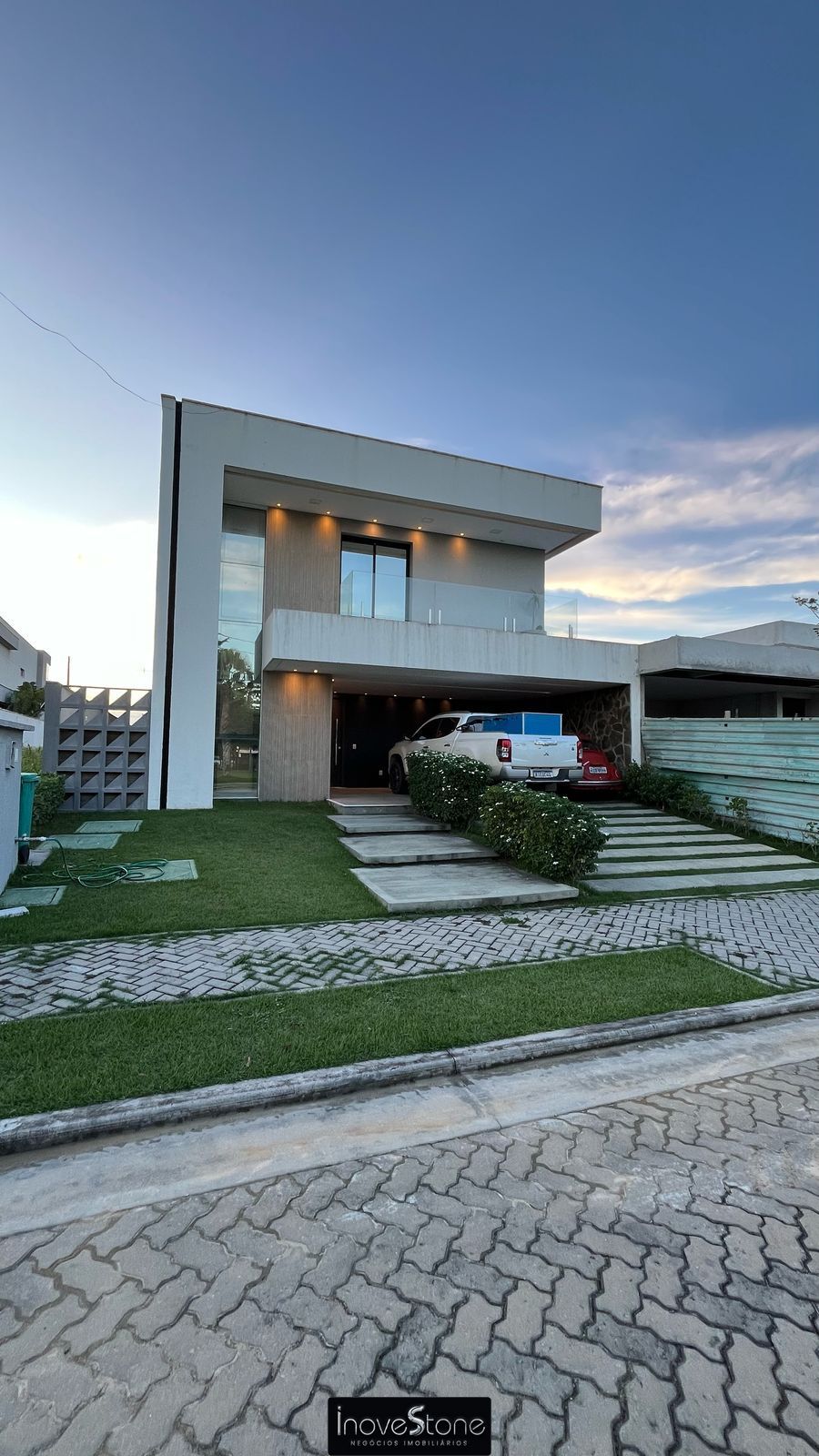 Casa de Condomínio à venda com 4 quartos, 247m² - Foto 2