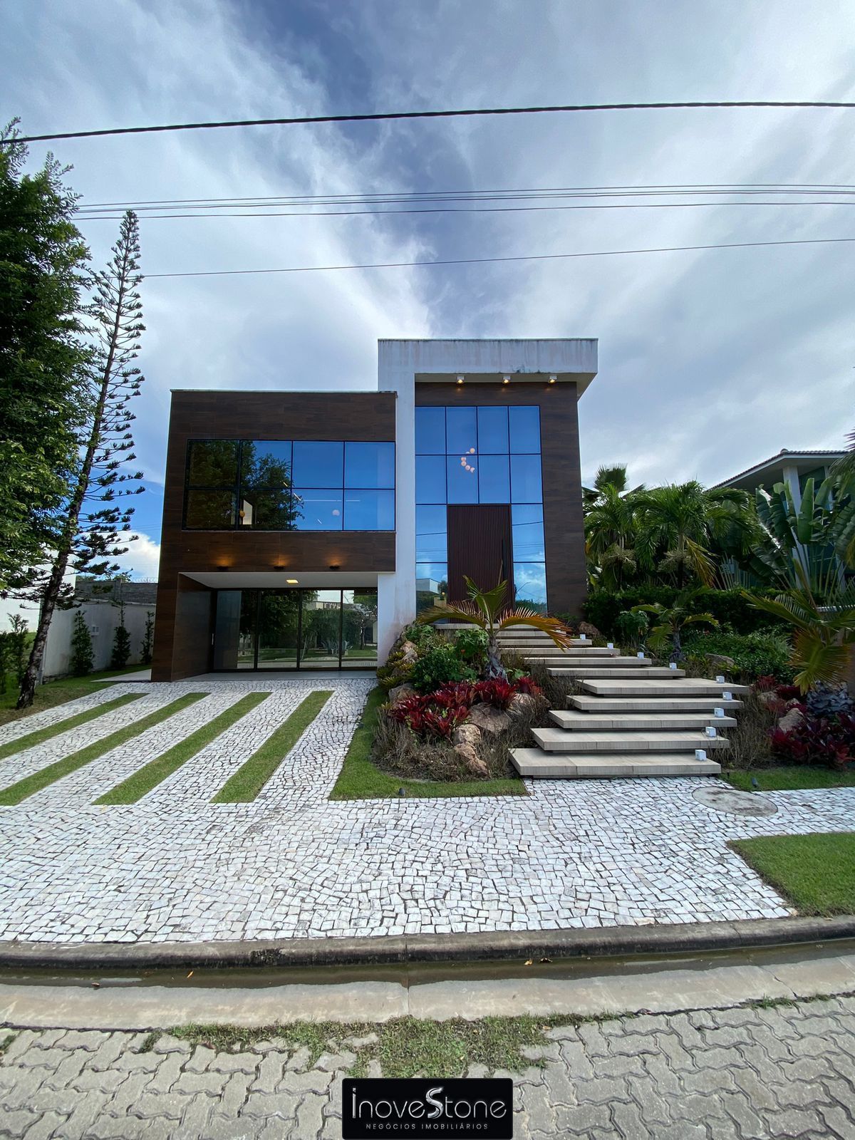 Casa em condomínio à venda  no Cararu - Eusébio, CE. Imóveis