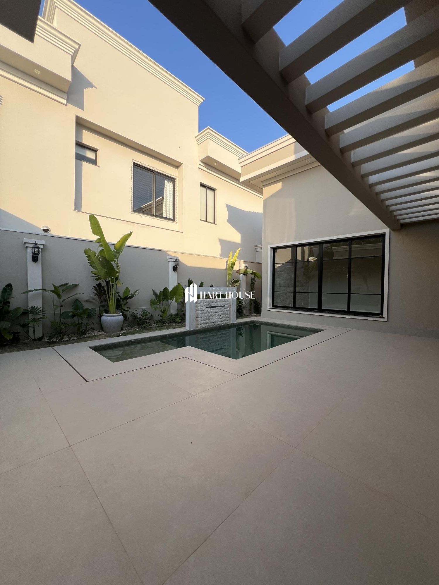 Casa em condomínio com 3 Dormitórios à venda, 250 m² por R$ 3.800.000,00 Casa em condomínio com 3 Dormitórios à venda, 250 m² por R$ 3.800.000,00