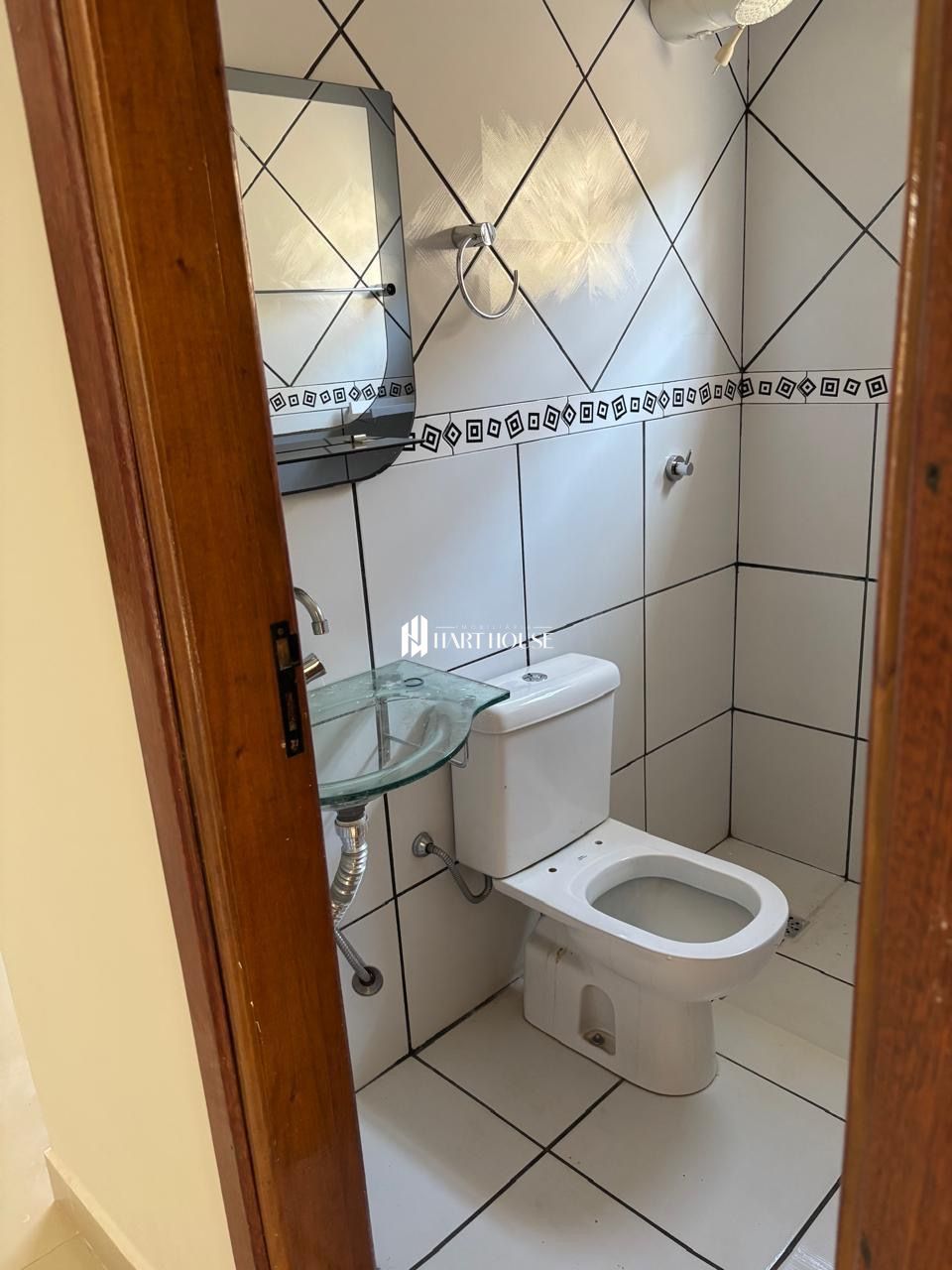 Casa com 4 Dormitórios à venda, 180 m² por R$ 700.000,00 Casa com 4 Dormitórios à venda, 180 m² por R$ 700.000,00