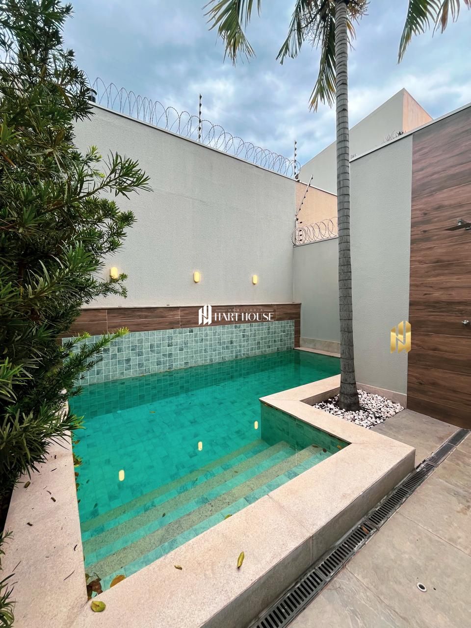 Casa com 3 Dormitórios à venda, 200 m² por R$ 990.000,00 Casa com 3 Dormitórios à venda, 200 m² por R$ 990.000,00