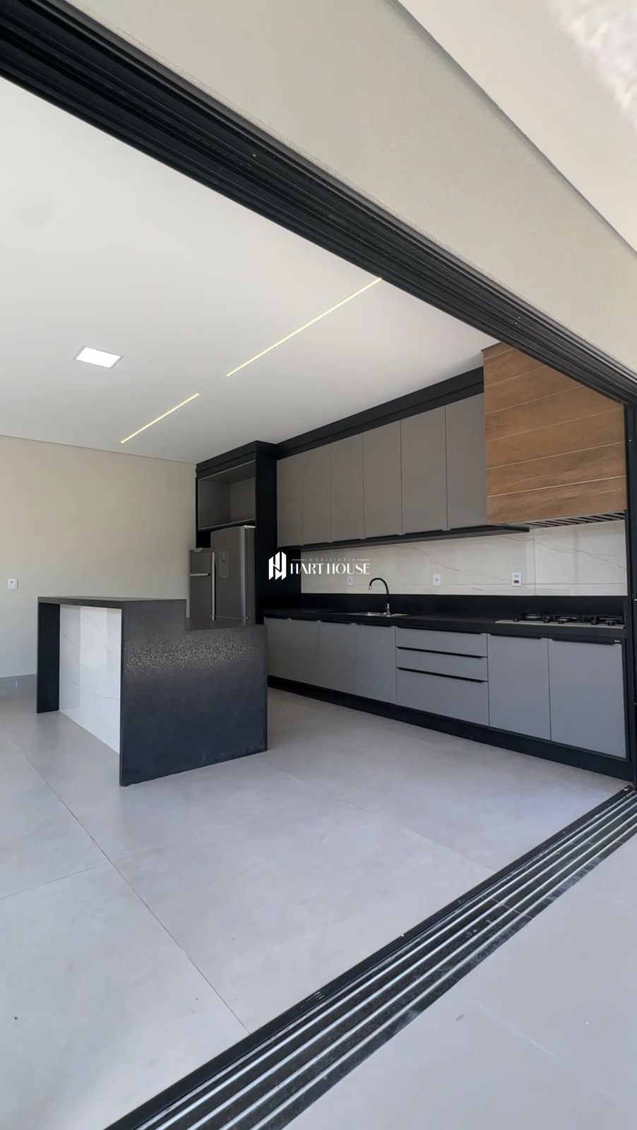 Casa em condomínio com 3 Dormitórios à venda, 240 m² por R$ 2.100.000,00 Casa em condomínio com 3 Dormitórios à venda, 240 m² por R$ 2.100.000,00