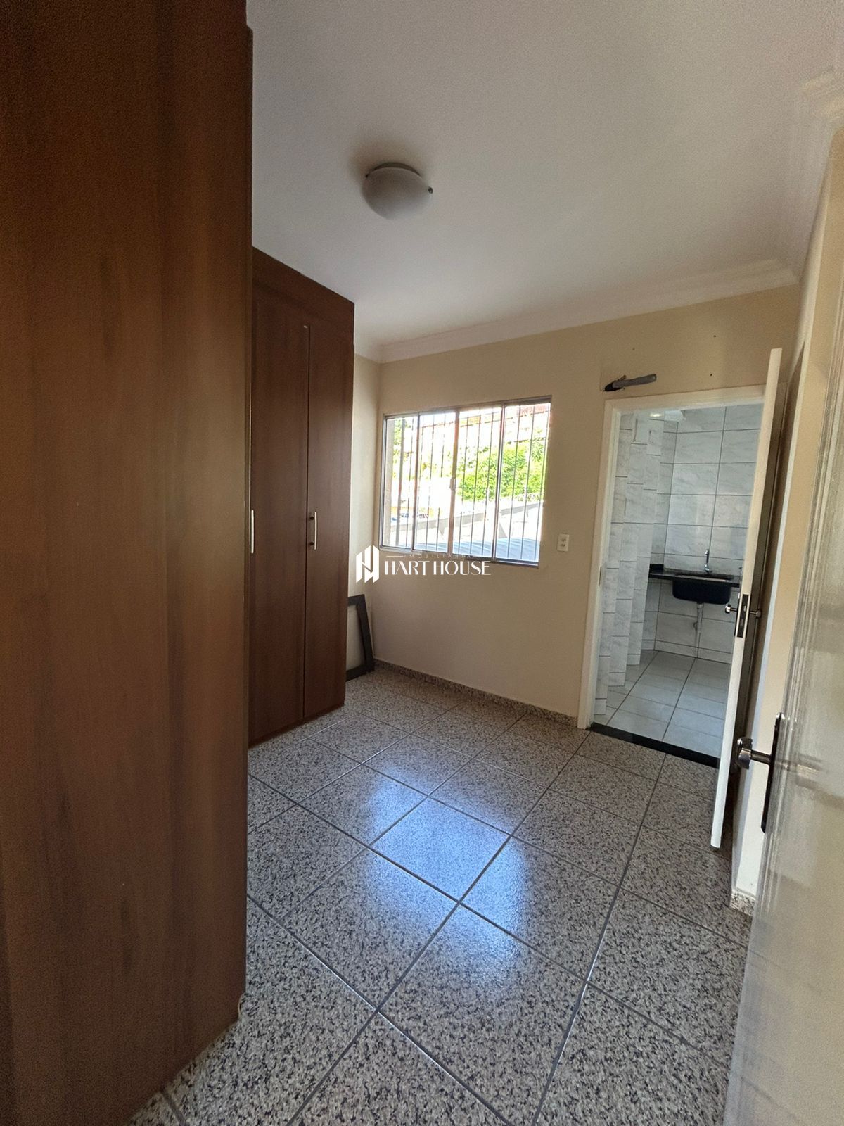 Apartamento com 4 Dormitórios para alugar, 143 m² por R$ 2.000,00 Apartamento com 4 Dormitórios para alugar, 143 m² por R$ 2.000,00