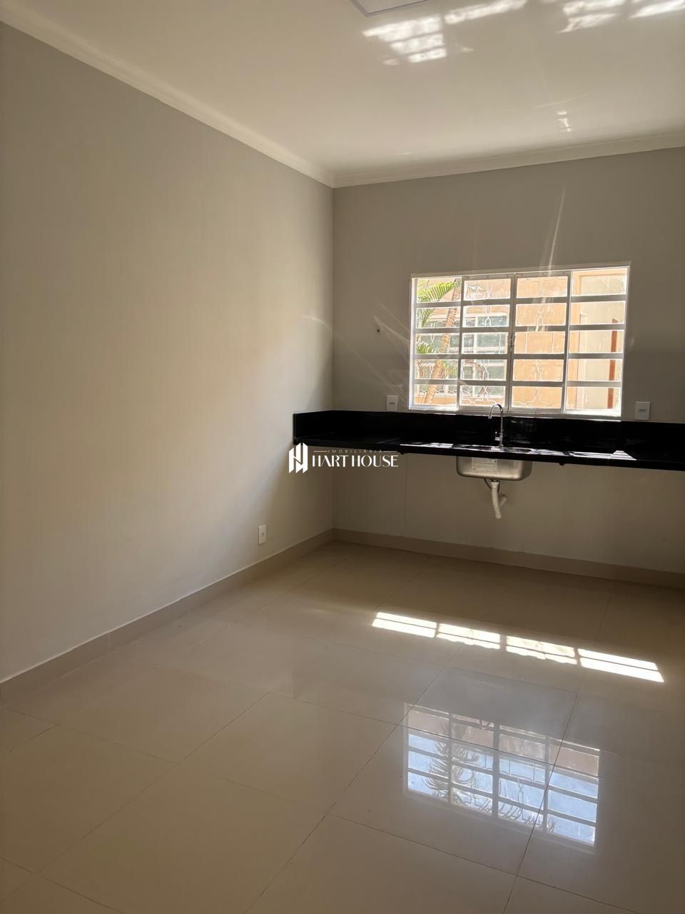 Casa com 4 Dormitórios à venda, 180 m² por R$ 700.000,00 Casa com 4 Dormitórios à venda, 180 m² por R$ 700.000,00