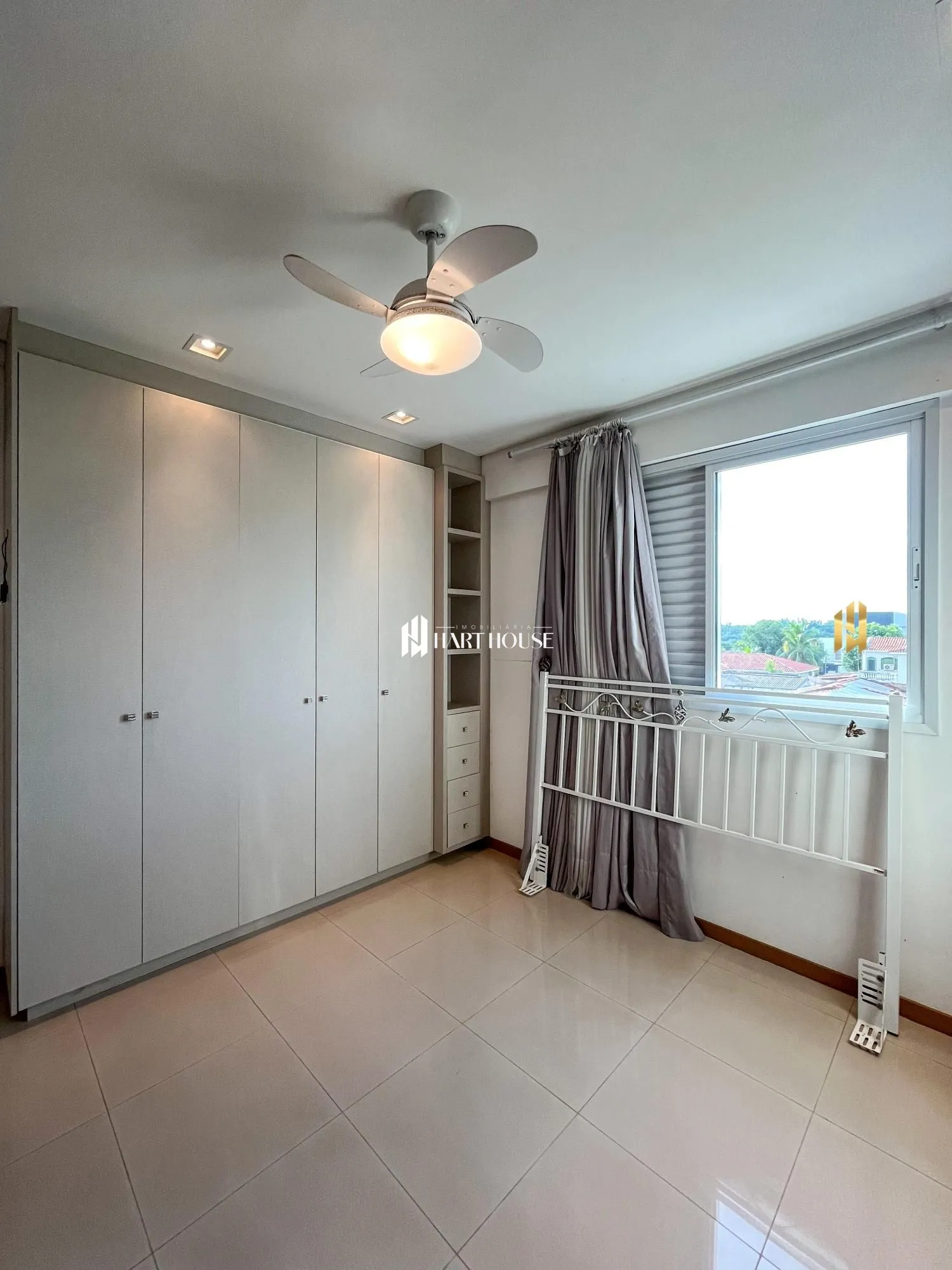 Apartamento com 3 Dormitórios à venda, 98 m² por R$ 750.000,00 Apartamento com 3 Dormitórios à venda, 98 m² por R$ 750.000,00