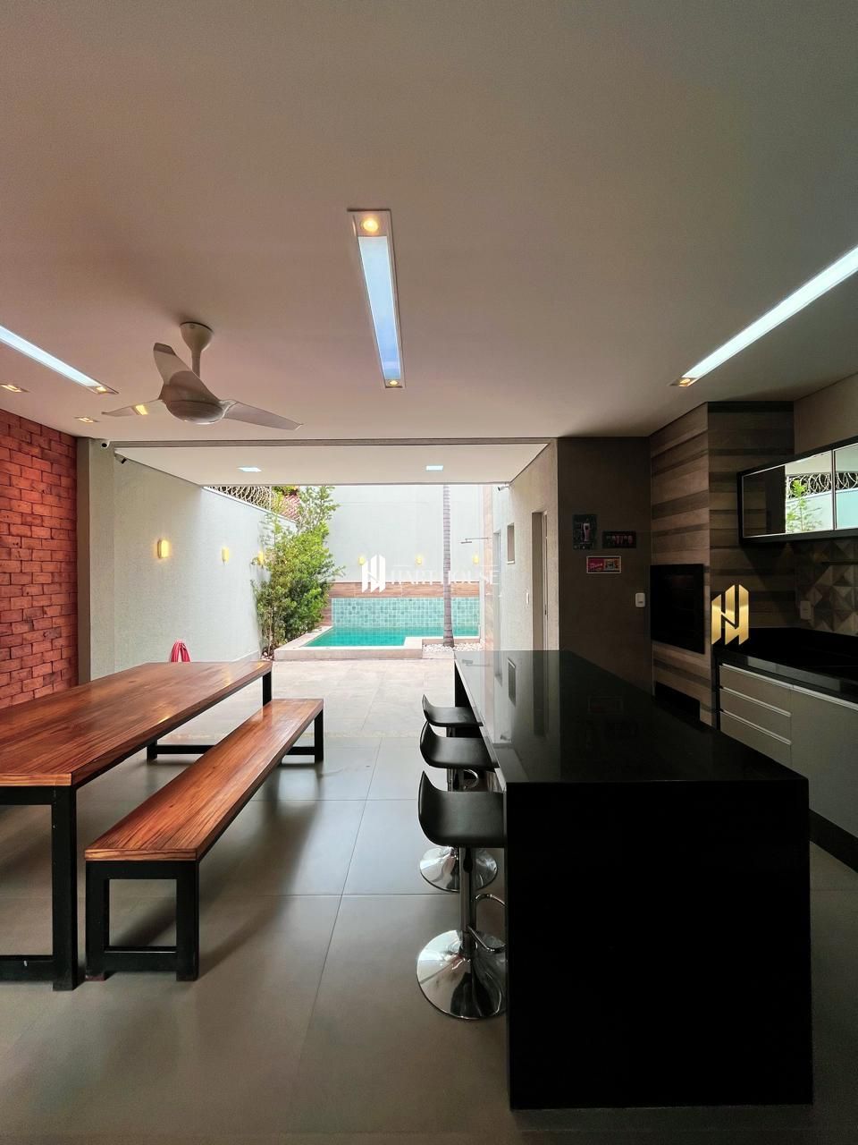 Casa com 3 Dormitórios à venda, 200 m² por R$ 990.000,00 Casa com 3 Dormitórios à venda, 200 m² por R$ 990.000,00