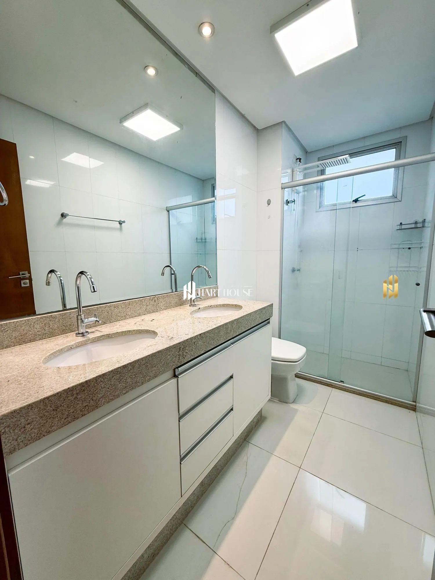 Apartamento com 3 Dormitórios à venda, 136 m² por R$ 1.350.000,00 Apartamento com 3 Dormitórios à venda, 136 m² por R$ 1.350.000,00