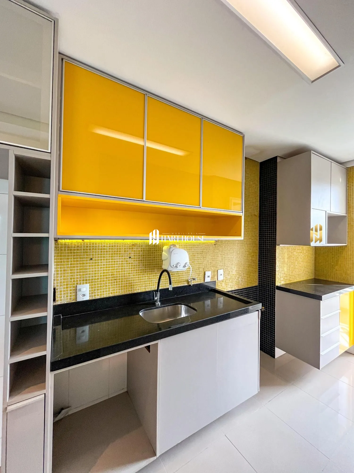 Apartamento com 3 Dormitórios à venda, 98 m² por R$ 750.000,00 Apartamento com 3 Dormitórios à venda, 98 m² por R$ 750.000,00
