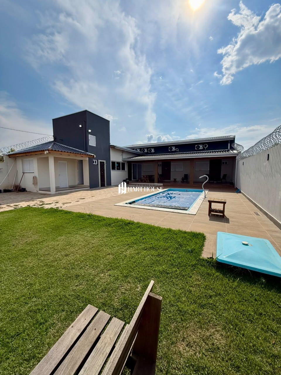 Casa com 3 Dormitórios à venda, 260 m² por R$ 1.100.000,00 Casa com 3 Dormitórios à venda, 260 m² por R$ 1.100.000,00