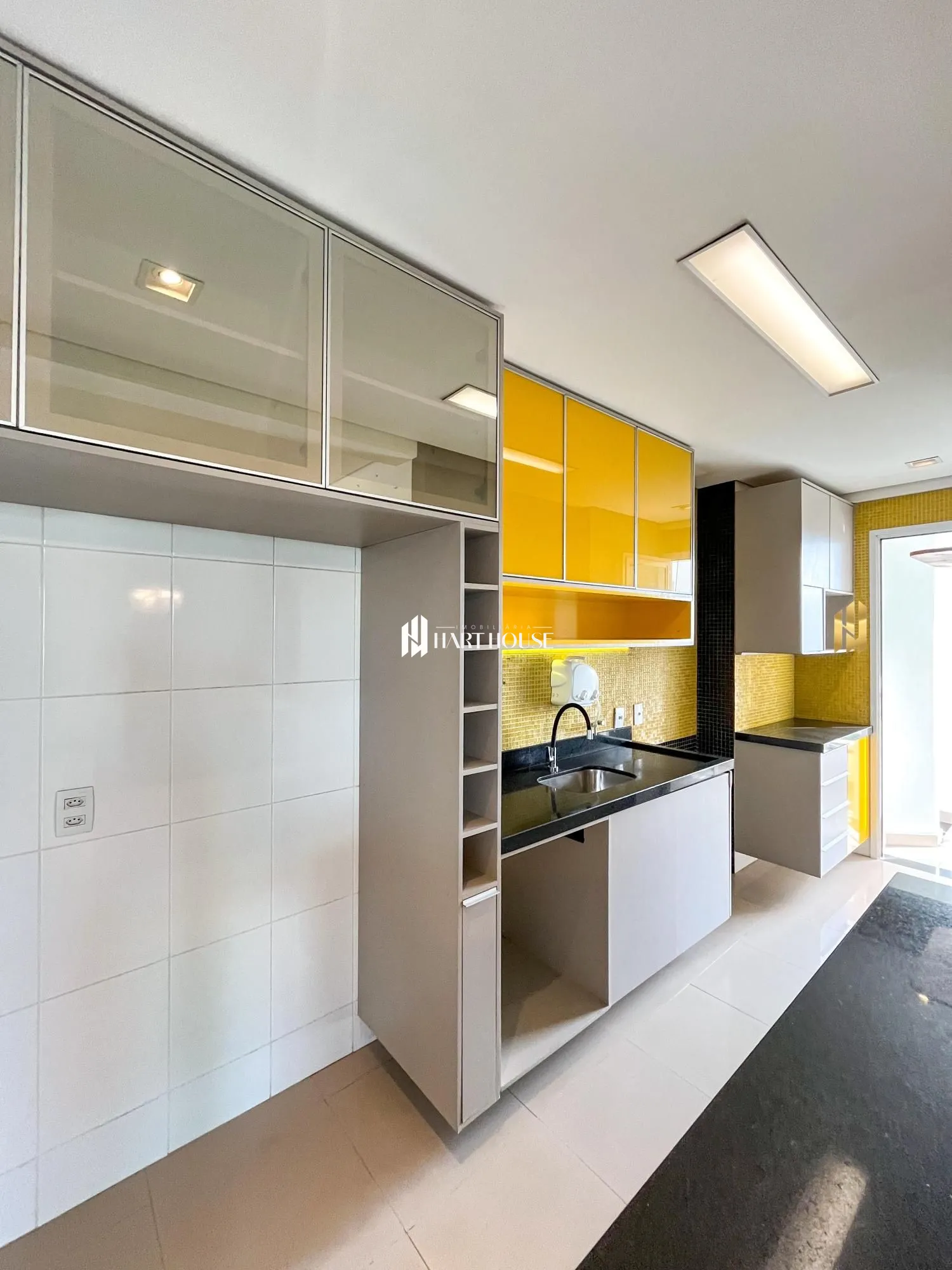Apartamento com 3 Dormitórios à venda, 98 m² por R$ 750.000,00 Apartamento com 3 Dormitórios à venda, 98 m² por R$ 750.000,00