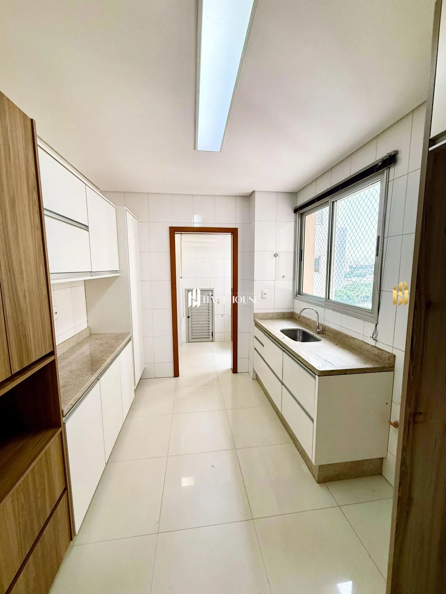 Apartamento com 3 Dormitórios à venda, 136 m² por R$ 1.350.000,00 Apartamento com 3 Dormitórios à venda, 136 m² por R$ 1.350.000,00