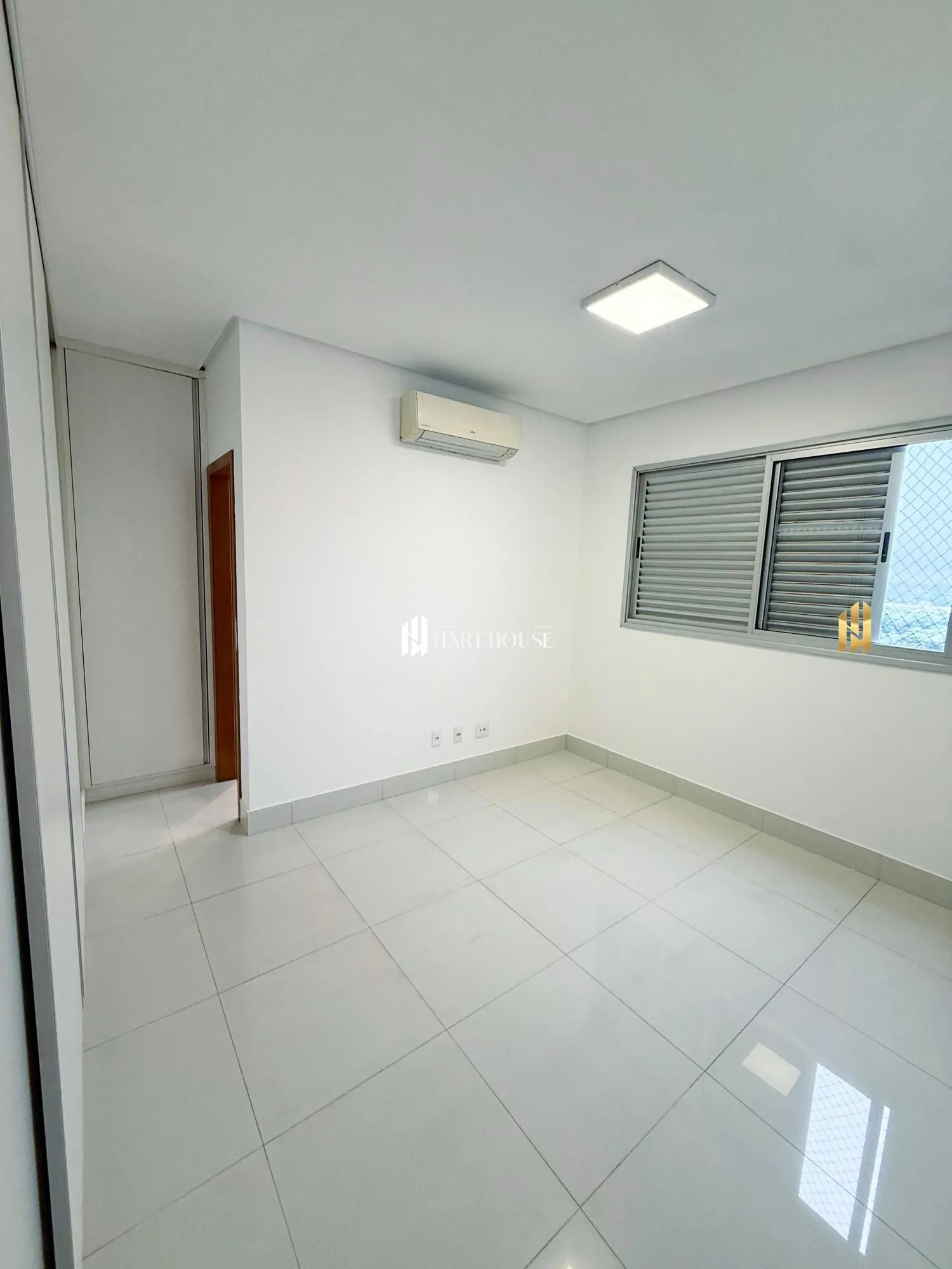 Apartamento com 3 Dormitórios à venda, 136 m² por R$ 1.350.000,00 Apartamento com 3 Dormitórios à venda, 136 m² por R$ 1.350.000,00