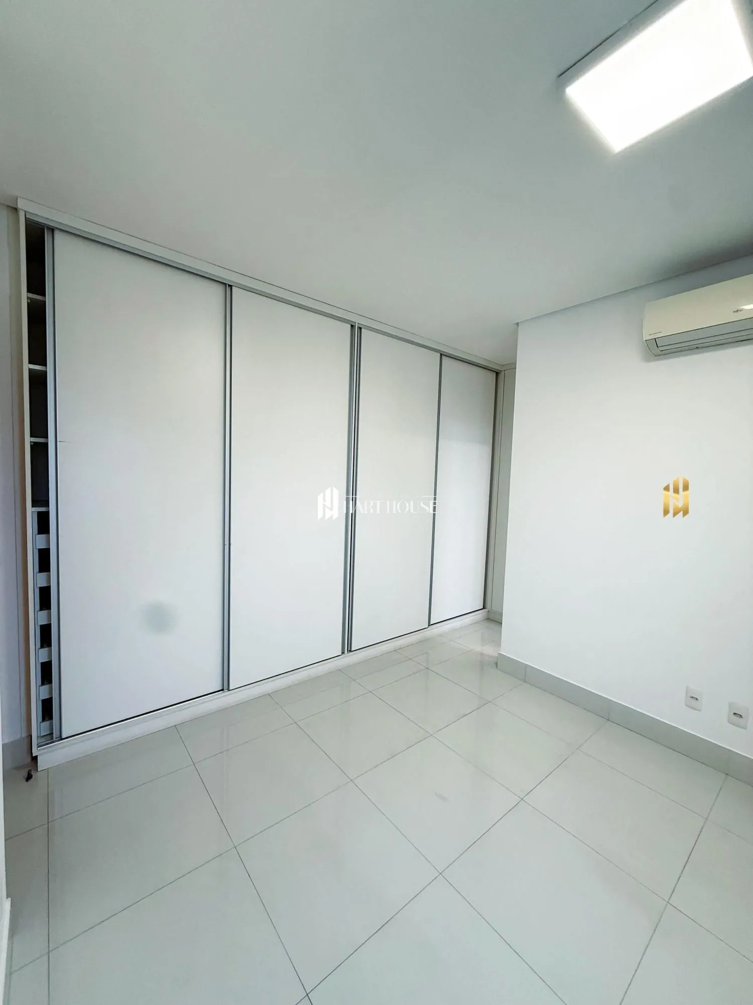 Apartamento com 3 Dormitórios à venda, 136 m² por R$ 1.350.000,00 Apartamento com 3 Dormitórios à venda, 136 m² por R$ 1.350.000,00