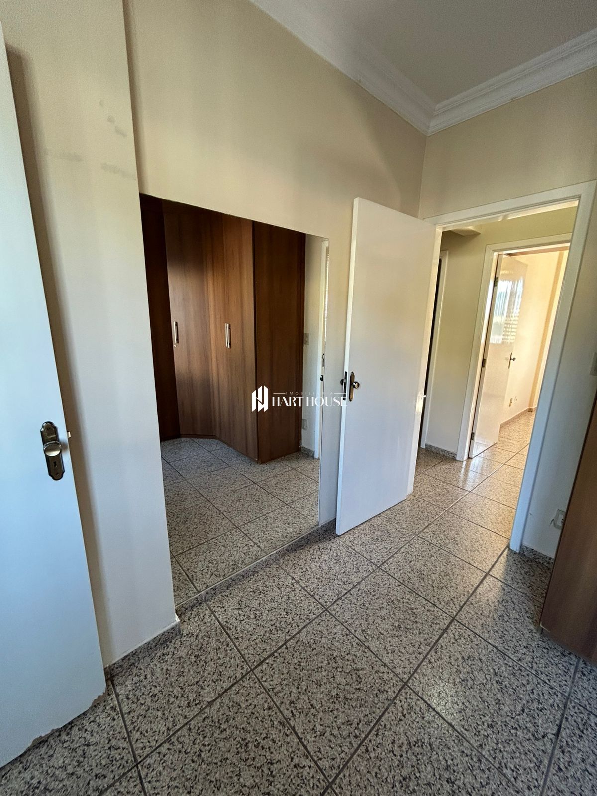 Apartamento com 4 Dormitórios para alugar, 143 m² por R$ 2.000,00 Apartamento com 4 Dormitórios para alugar, 143 m² por R$ 2.000,00