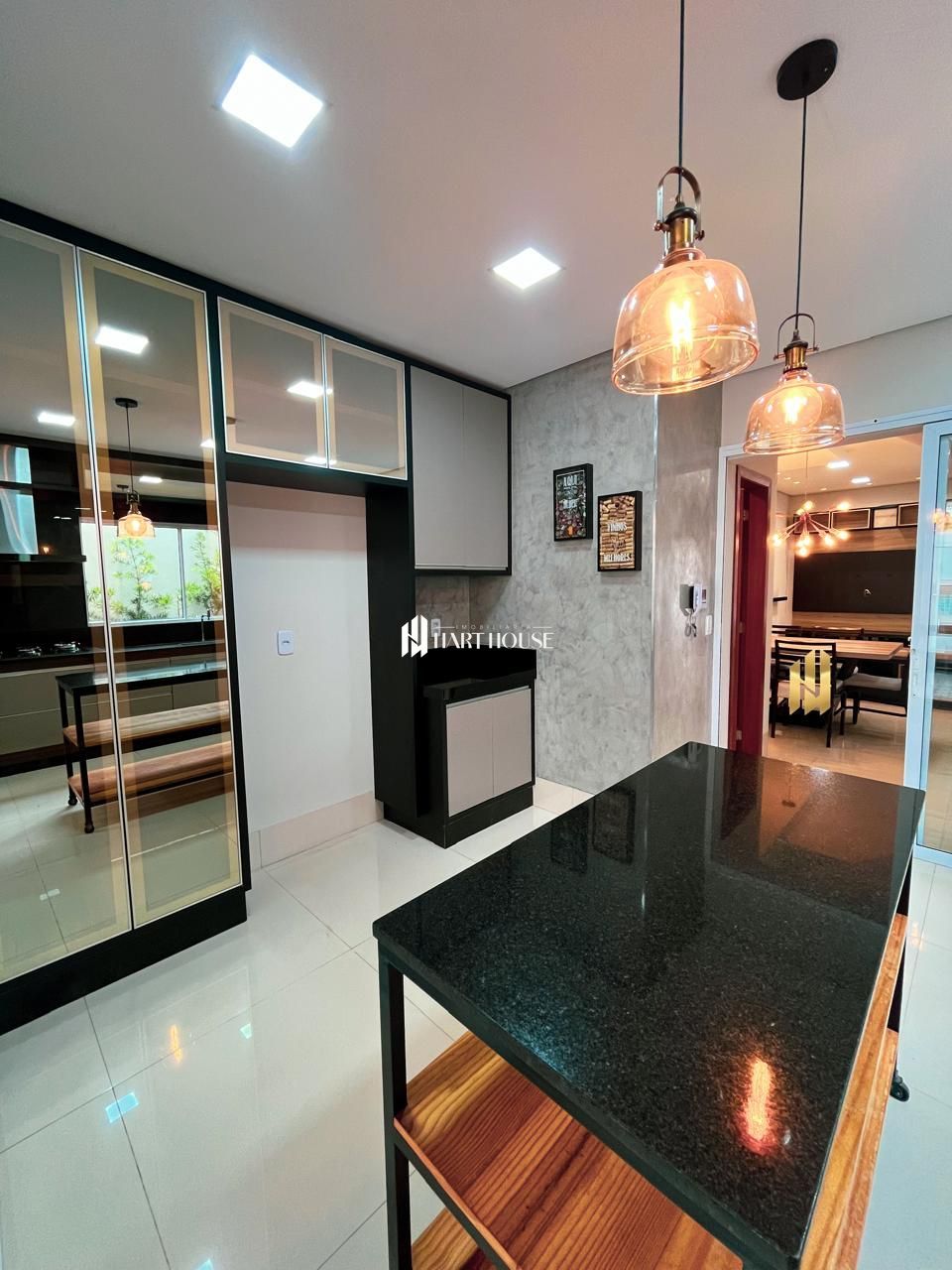 Casa com 3 Dormitórios à venda, 200 m² por R$ 990.000,00 Casa com 3 Dormitórios à venda, 200 m² por R$ 990.000,00