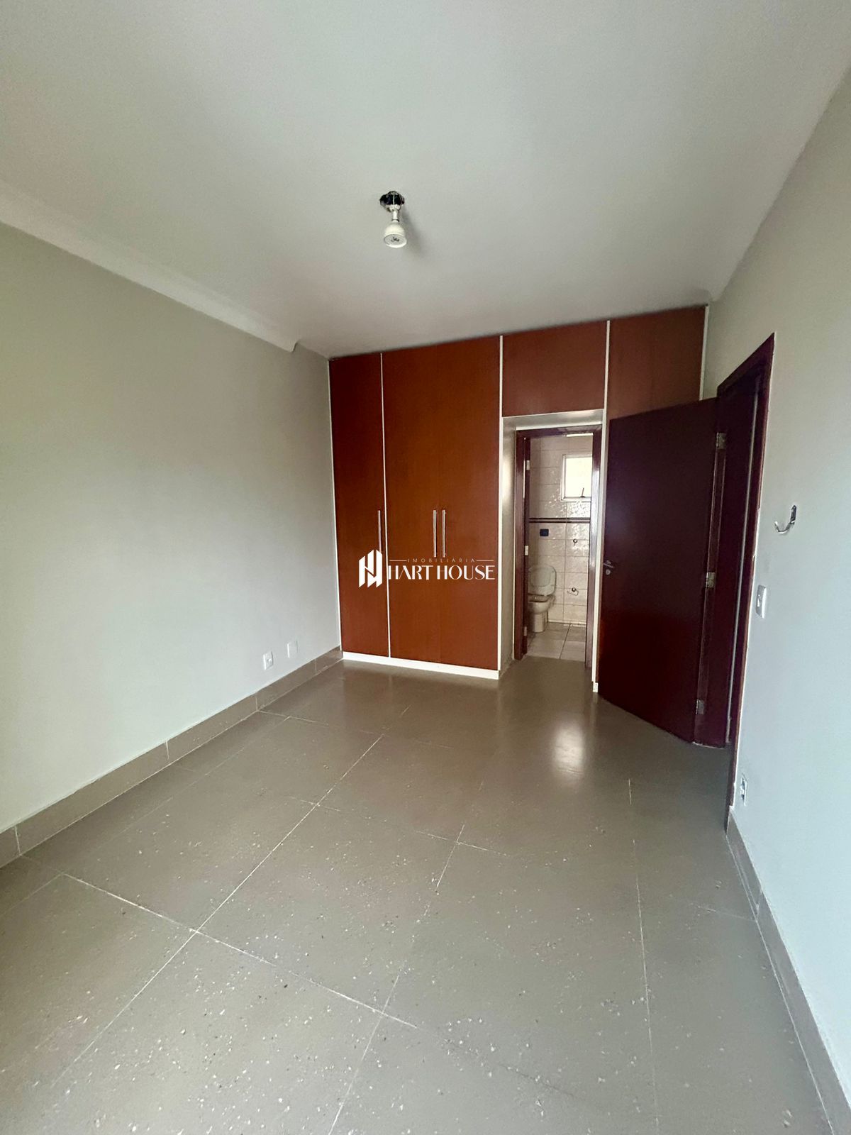 Apartamento com 3 Dormitórios para alugar, 115 m² por R$ 2.700,00 Apartamento com 3 Dormitórios para alugar, 115 m² por R$ 2.700,00