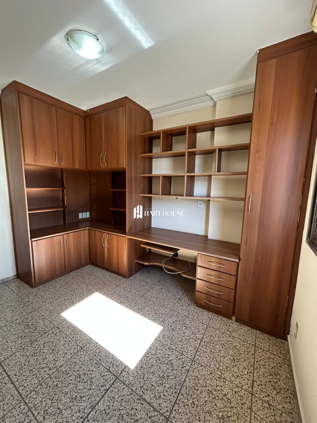 Apartamento com 4 Dormitórios para alugar, 143 m² por R$ 2.000,00 Apartamento com 4 Dormitórios para alugar, 143 m² por R$ 2.000,00