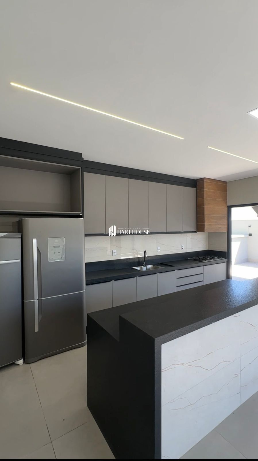Casa em condomínio com 3 Dormitórios à venda, 240 m² por R$ 2.100.000,00 Casa em condomínio com 3 Dormitórios à venda, 240 m² por R$ 2.100.000,00