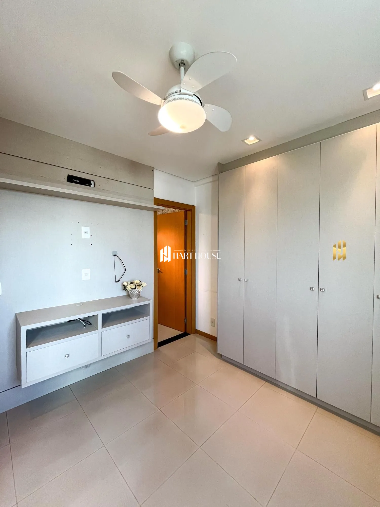 Apartamento com 3 Dormitórios à venda, 98 m² por R$ 750.000,00 Apartamento com 3 Dormitórios à venda, 98 m² por R$ 750.000,00
