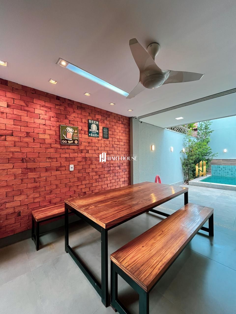 Casa com 3 Dormitórios à venda, 200 m² por R$ 990.000,00 Casa com 3 Dormitórios à venda, 200 m² por R$ 990.000,00