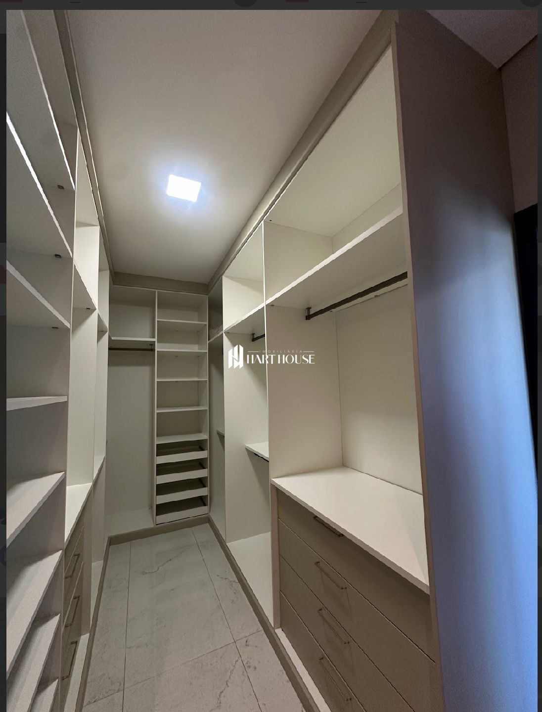 Casa em condomínio com 3 Dormitórios à venda, 240 m² por R$ 2.100.000,00 Casa em condomínio com 3 Dormitórios à venda, 240 m² por R$ 2.100.000,00