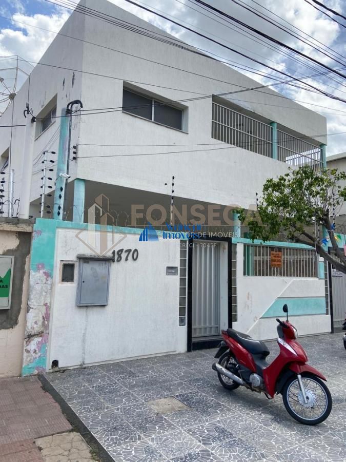 Casa à venda com 5 quartos, 480m² - Foto 1