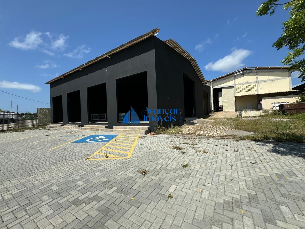 Depósito-Galpão-Armazém para alugar com 3 quartos, 1320m² - Foto 1