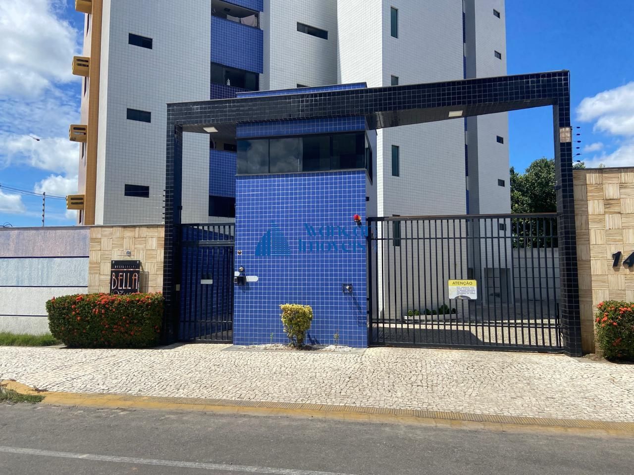 Apartamento à venda com 4 quartos, 105m² - Foto 1