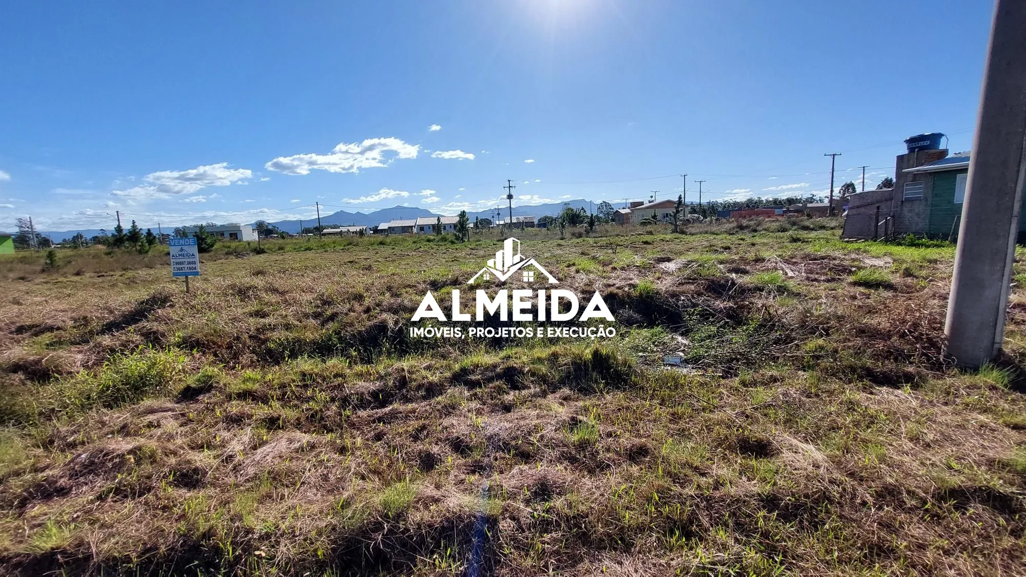 TERRENO À VENDA