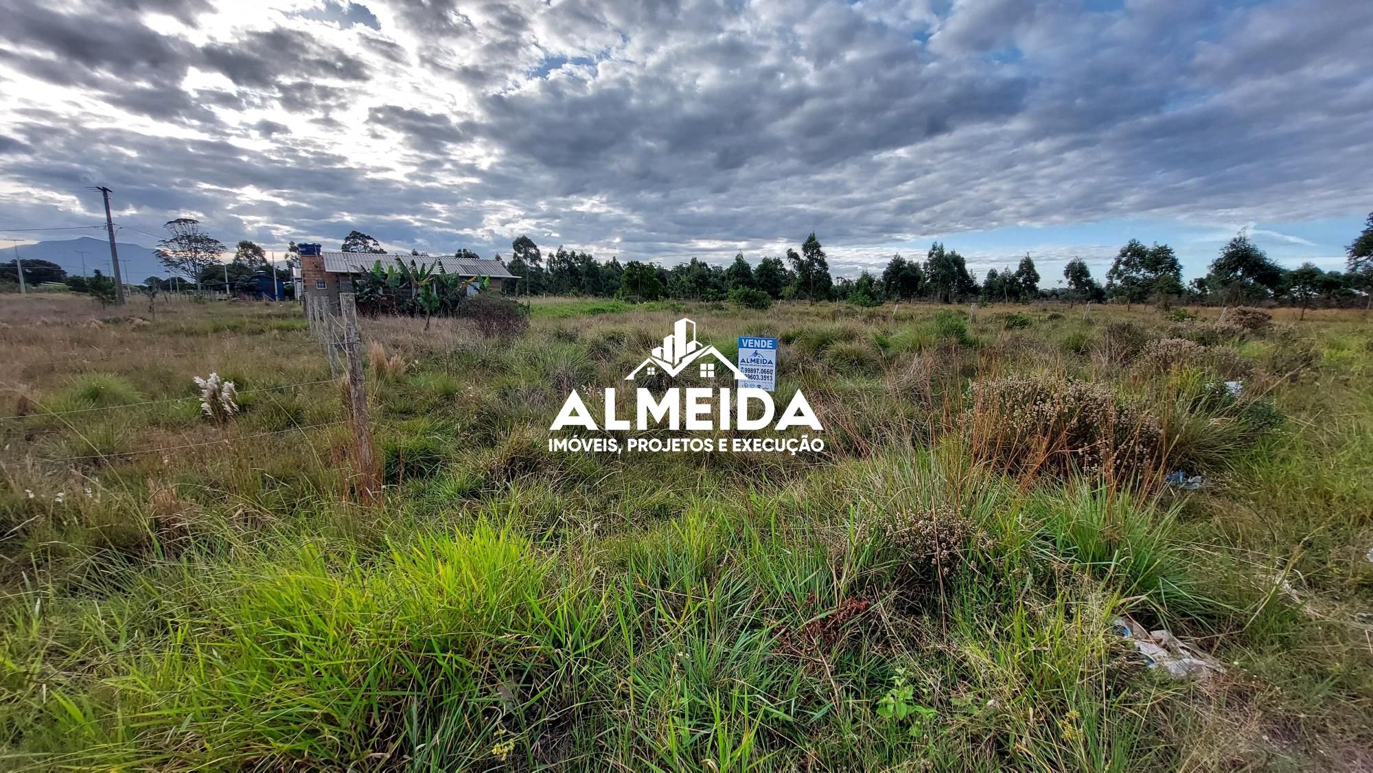 TERRENO À VENDA