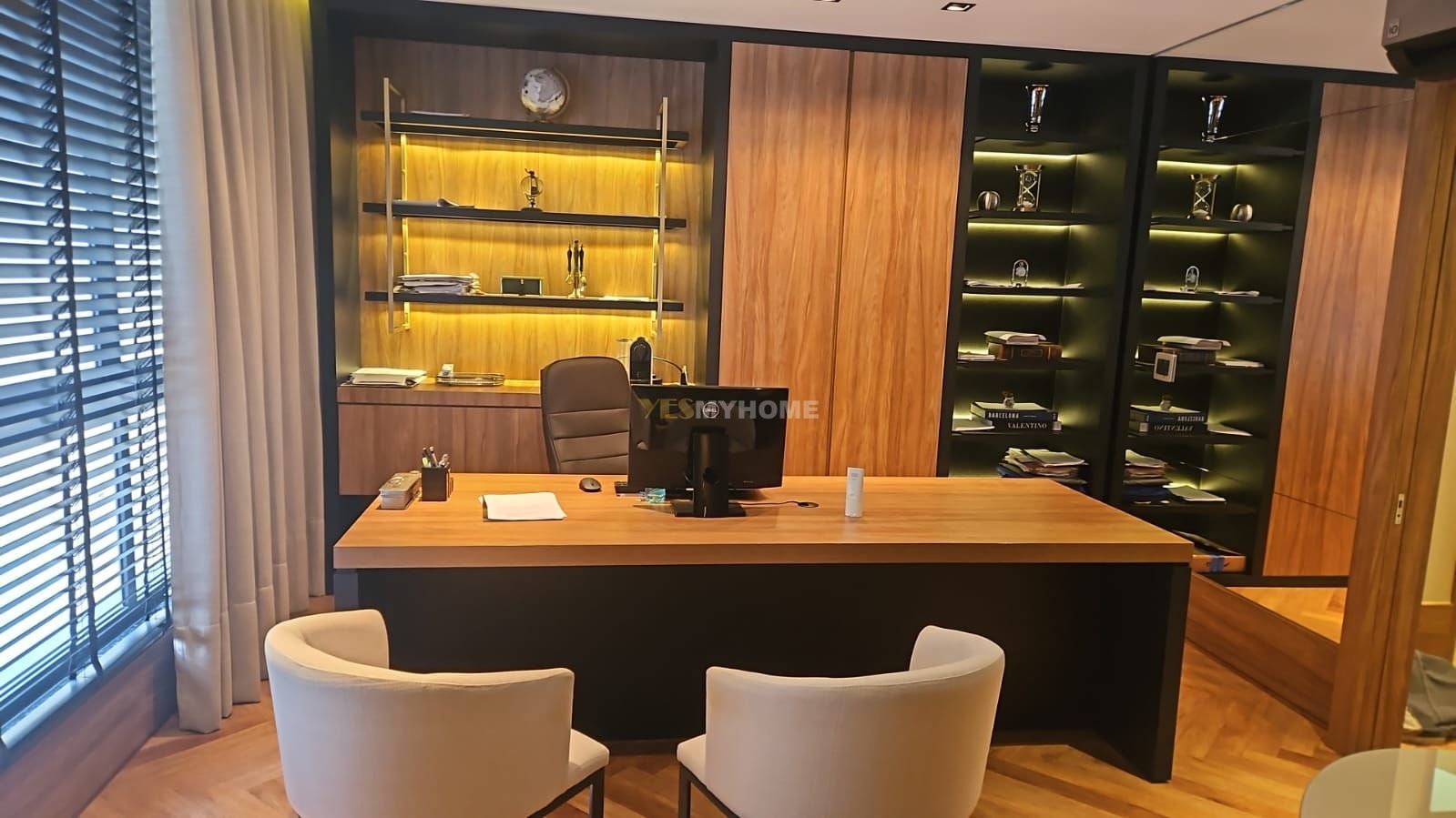 SALA COMERCIAL NO CENTRO MOBILIADA 69M