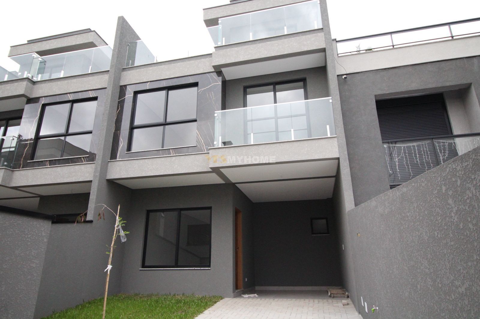 Sobrado à venda  no Tingui - Curitiba, PR. Imóveis