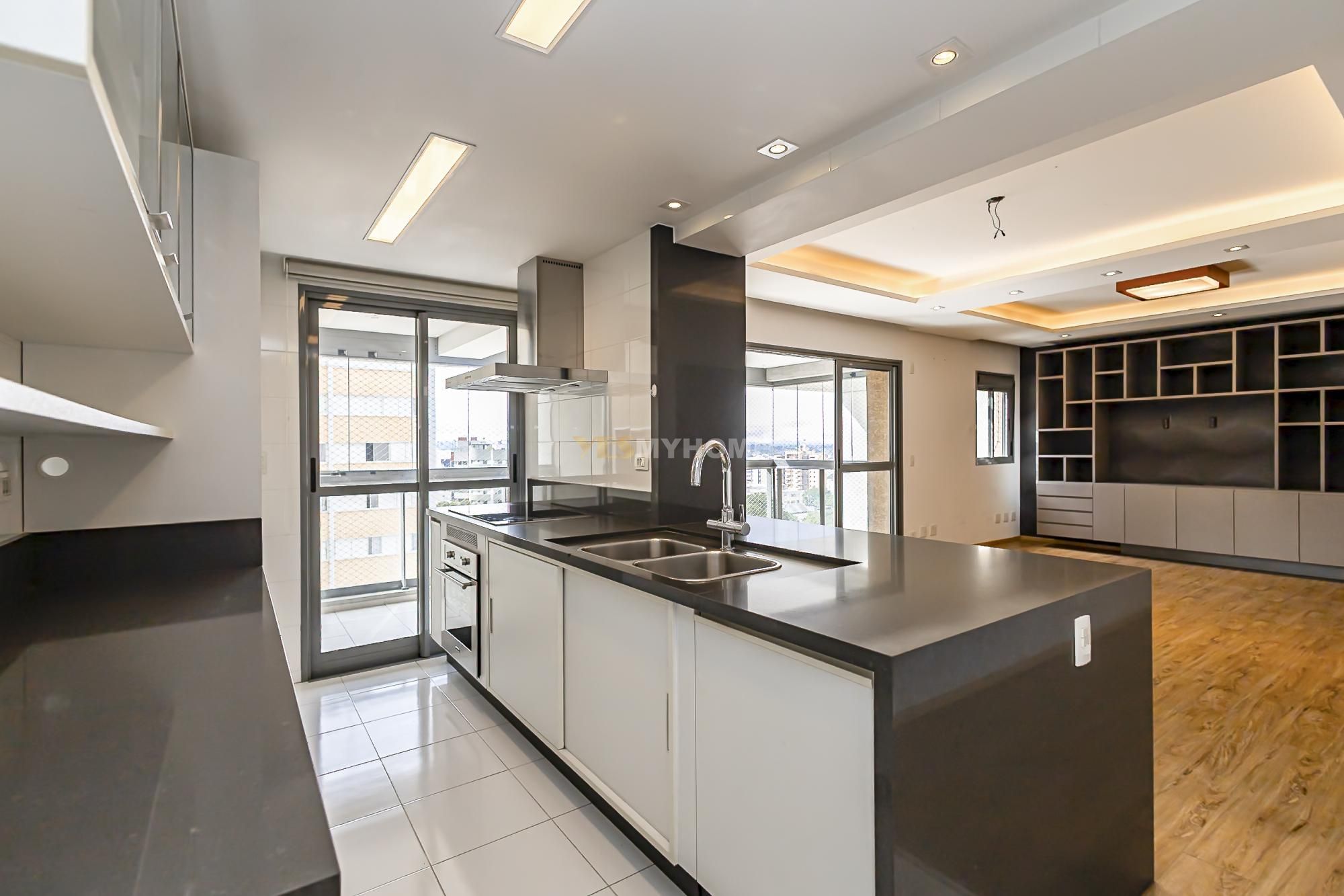 Apartamento semimobiliado 3 suites de esquina com a Avenida Sete de Setembro-Bat