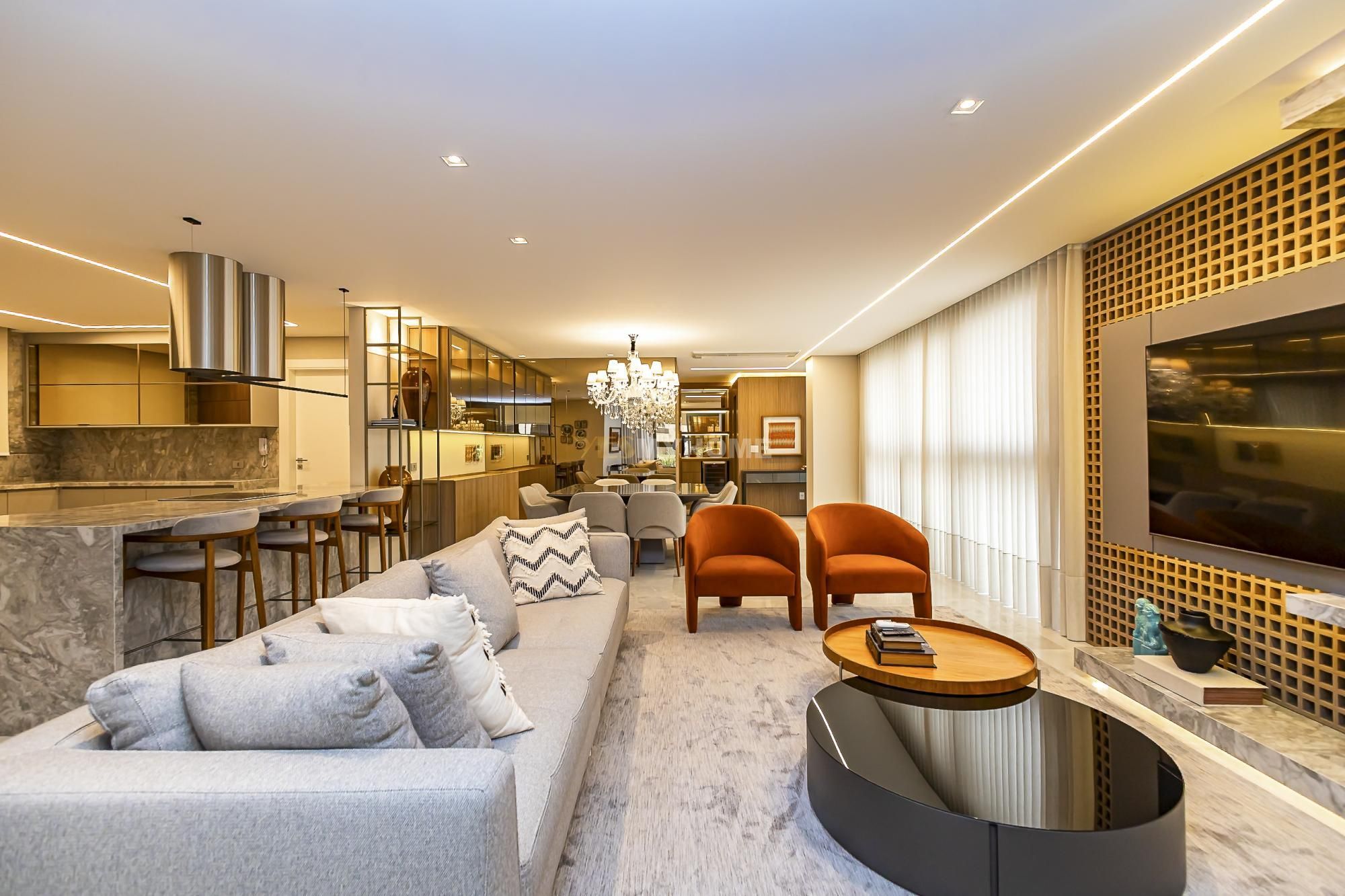 Apartamento 3 suítes próximo Clube Curitibano