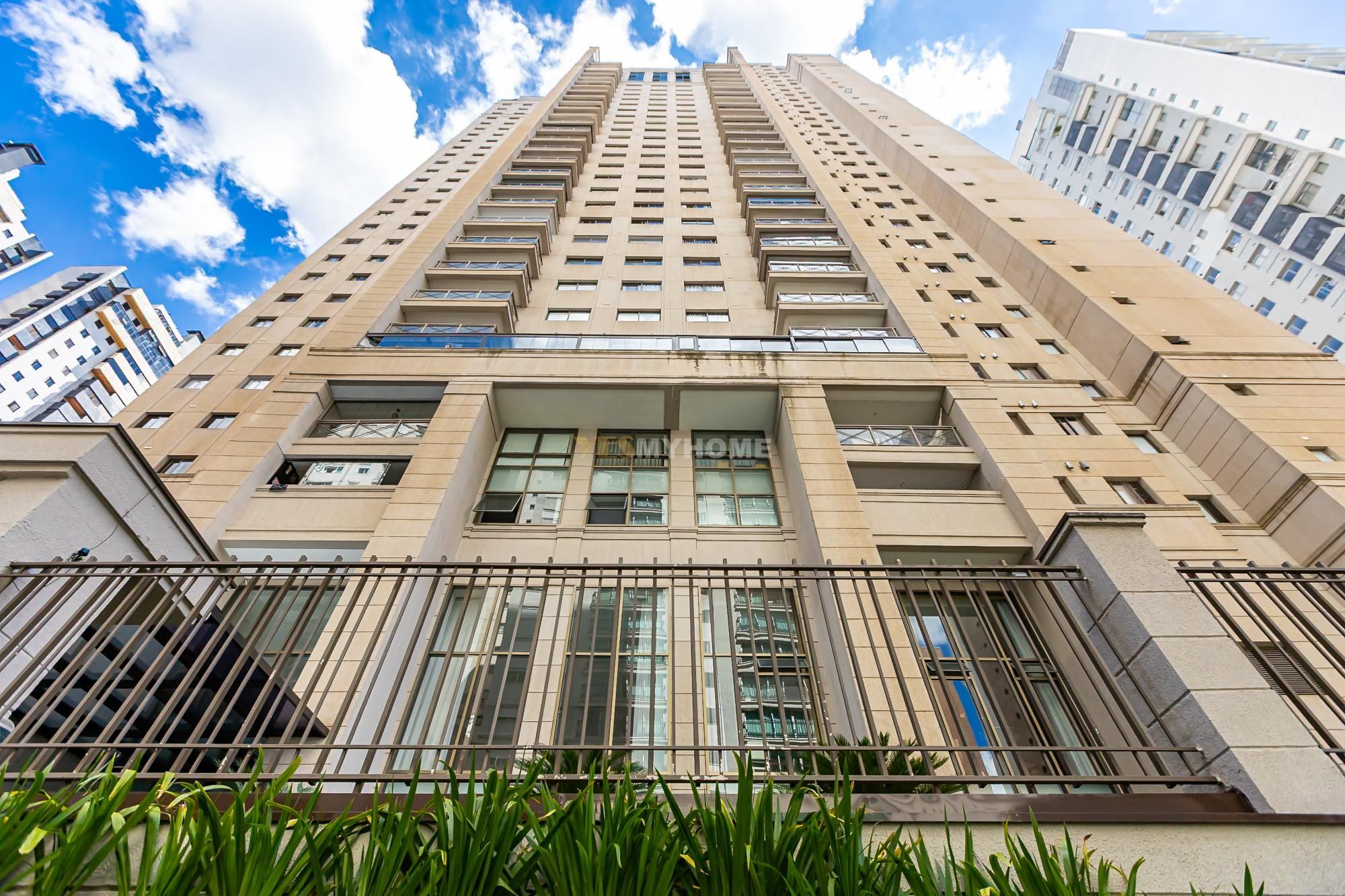 Apartamento de 2 quartos e 2 vagas no Bigorrilho