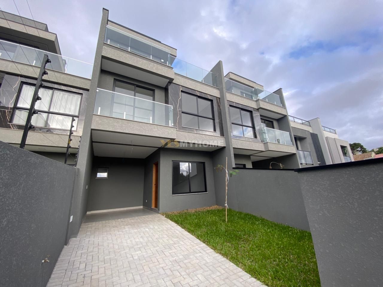 Sobrado à venda  no Tingui - Curitiba, PR. Imóveis