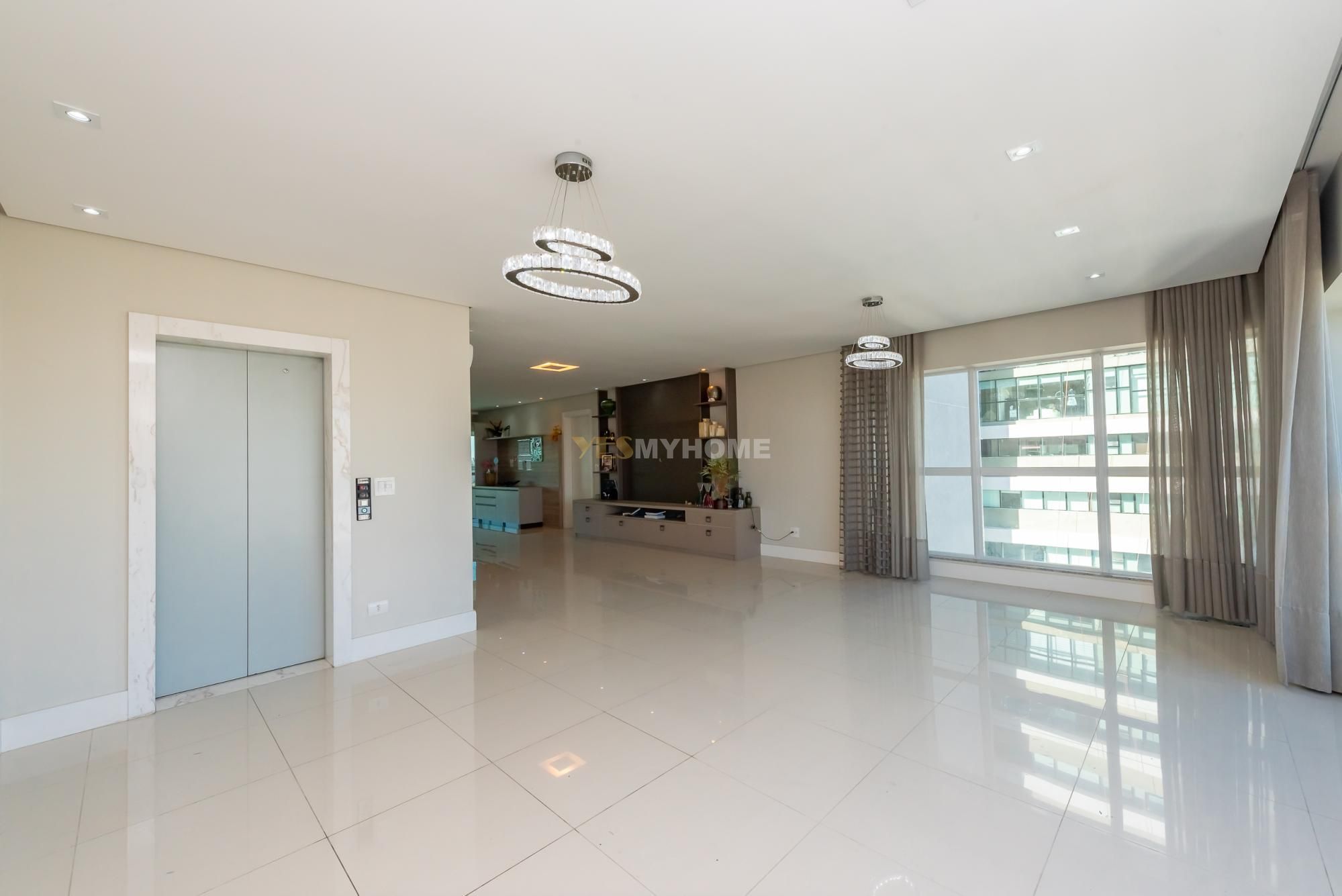 Apartamento Semimobiliado de Alto Padrão para aluguel no Vila Izabel, Curitiba