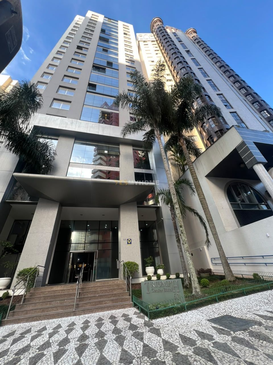 Sala Comercial no Batel | Localização Privilegiada e 28,7 m²