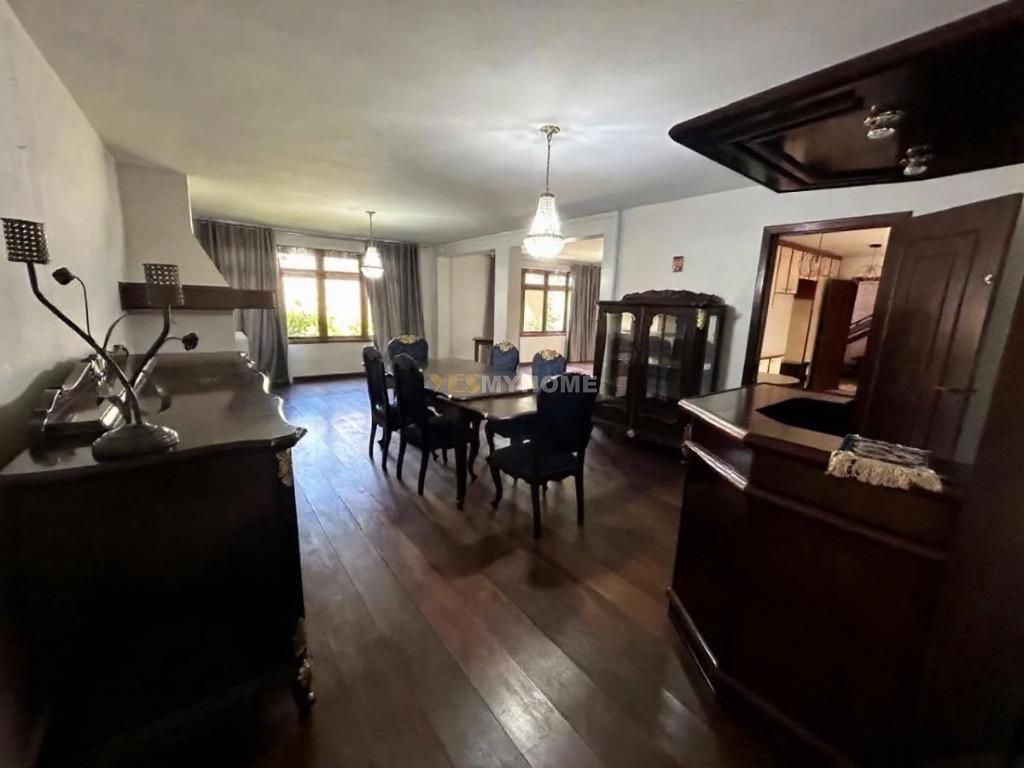 Casa com 4 Dormitórios à venda, 359 m² por R$ 1.550.000,00 Casa com 4 Dormitórios à venda, 359 m² por R$ 1.550.000,00
