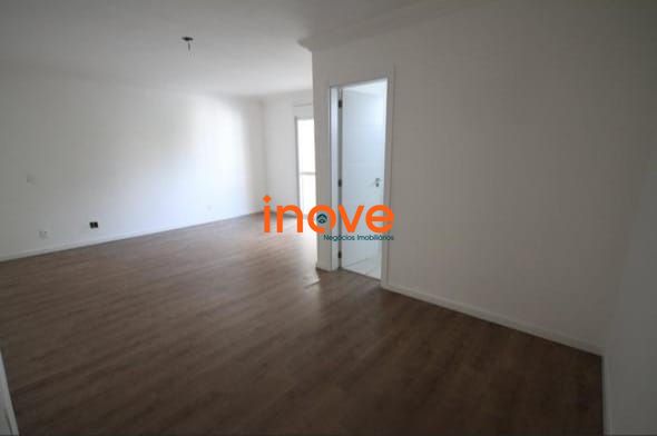 Apartamento à venda com 3 quartos, 142m² - Foto 15