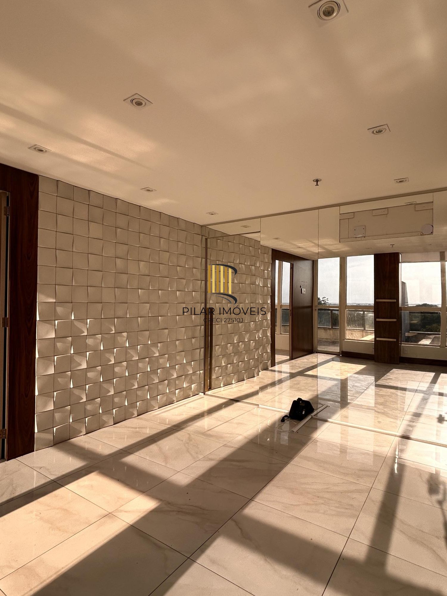 Consultório Médico na Mãe de Deus Center/Menino Deus