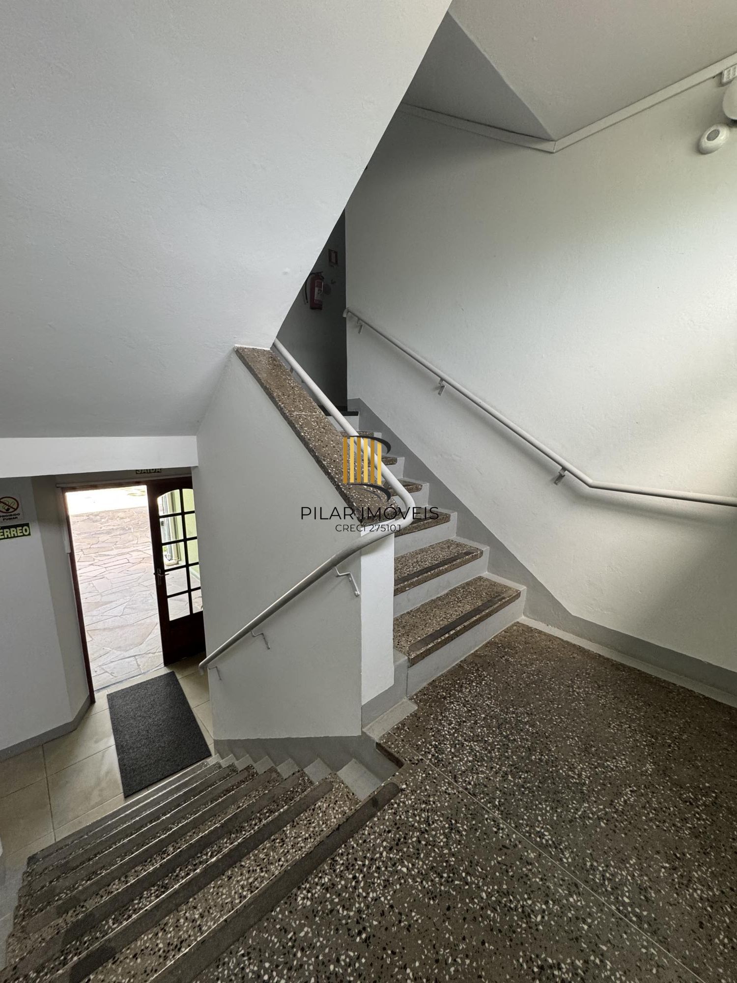 Apartamento 1 quarto, reformado, 35m² privativos - Bairro Camaquã