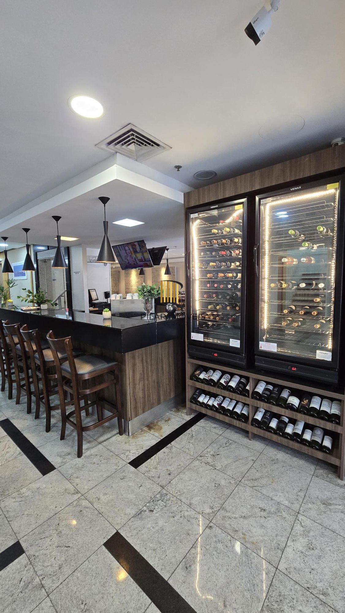 Flat em frente ao Parcão, na Comendador Caminha.