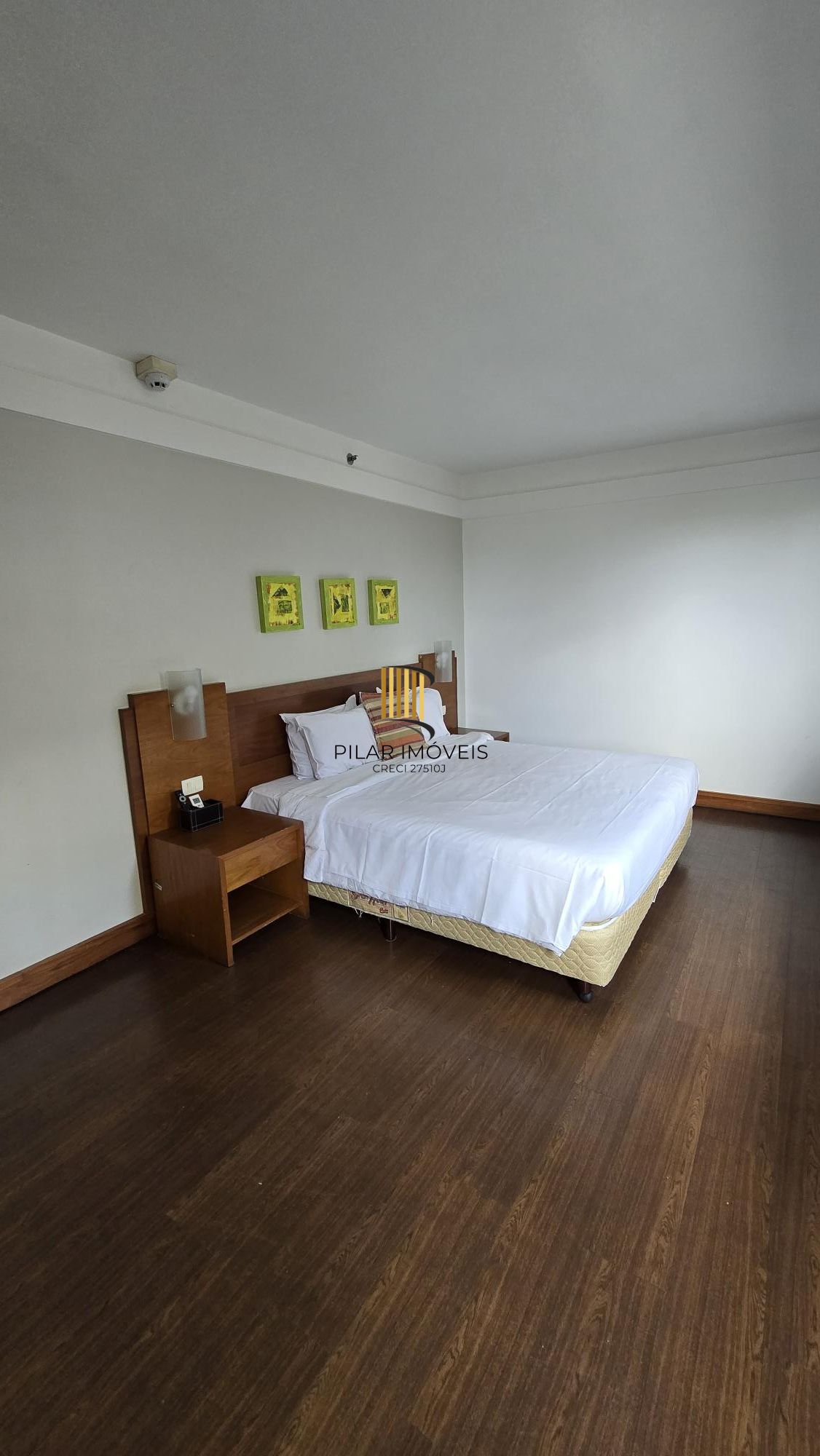 Flat em frente ao Parcão, na Comendador Caminha.