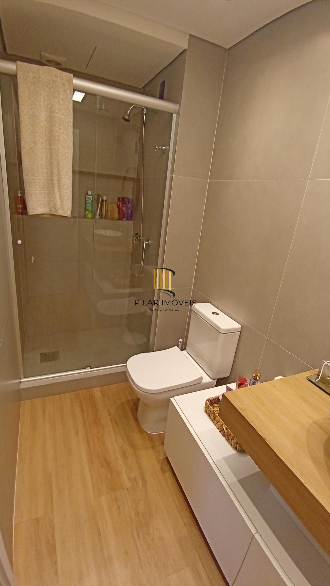 Apartamento com 3 dormitórios e 2 vagas, no bairro Ipanema