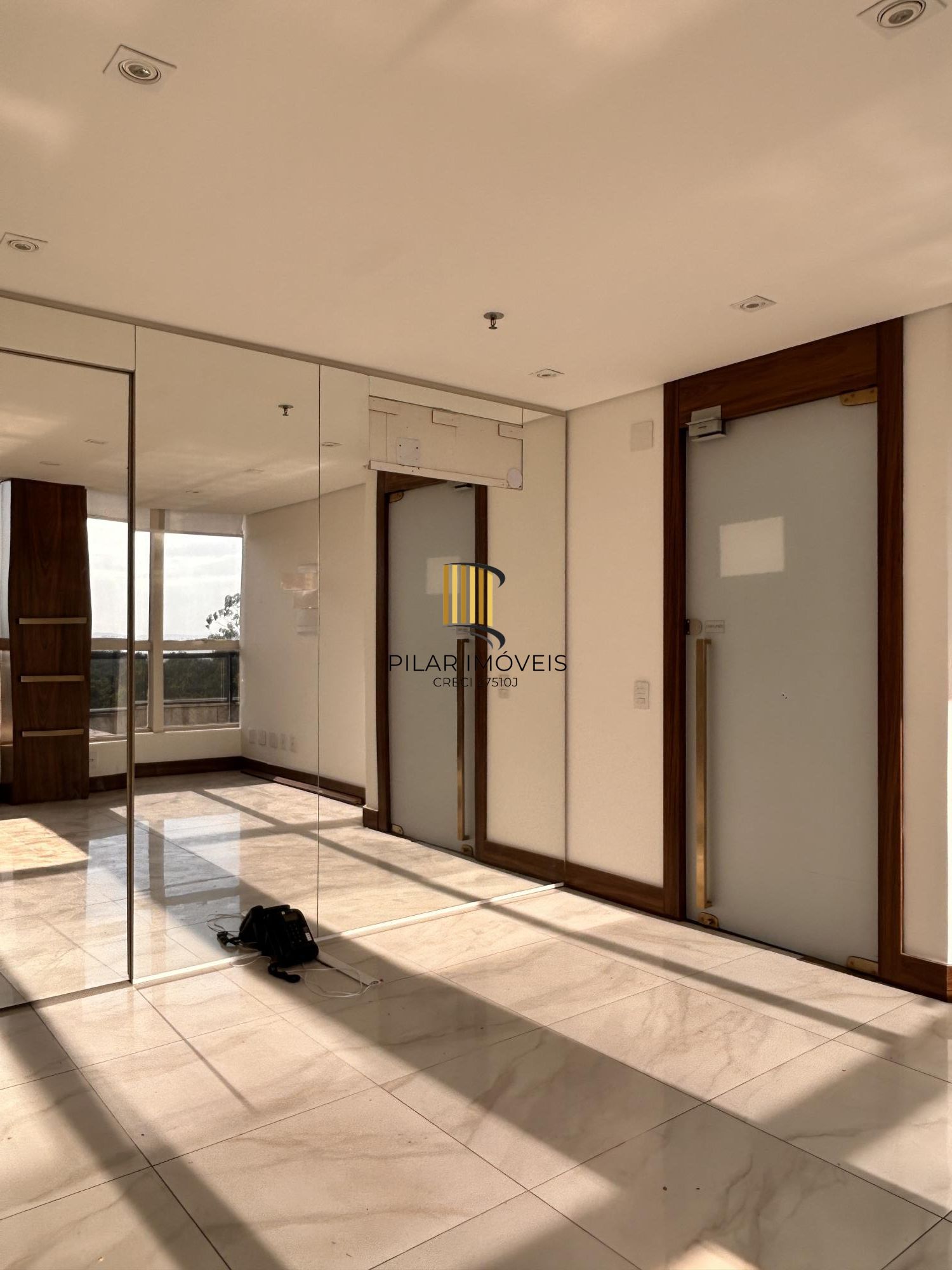 Consultório Médico na Mãe de Deus Center/Menino Deus